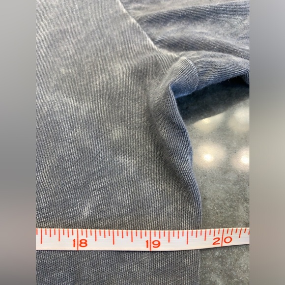 CAUTION TO THE WIND - Picture 5 of 6